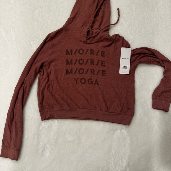 ALO Yoga Women's Brick dusty pink -red Hoodie - Picture 1 of 5